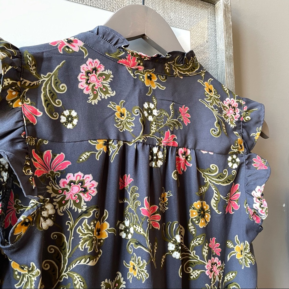 Gray Floral Ruffled Top - Picture 6 of 8
